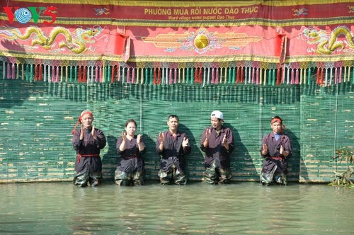 Кукольный театр на воде деревни Даотхук - ảnh 3